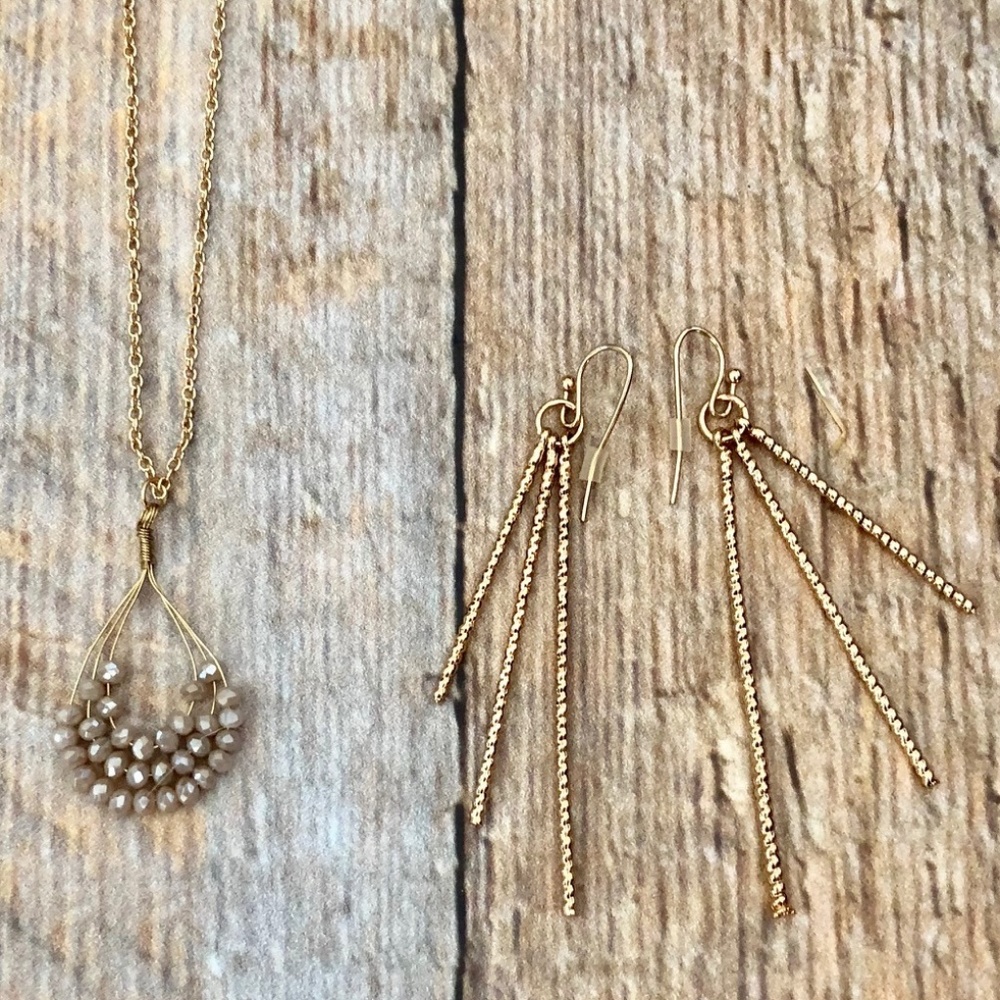 Gold Tone Necklace and Earrings